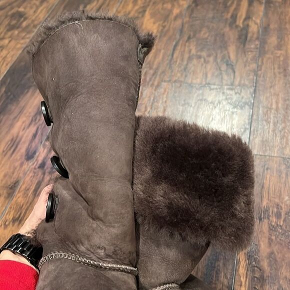 Uggs Bailey Button Triple Boot brown in GUC size 7 - Picture 9 of 9